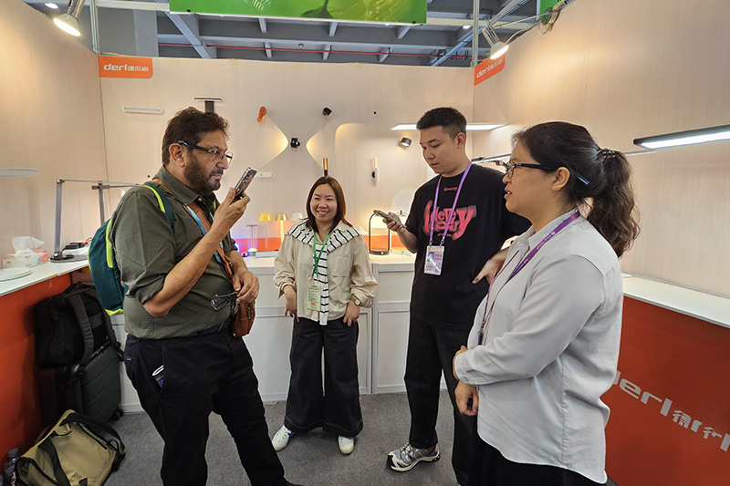 “创新视界” 德尔尚多款新品亮相广交会